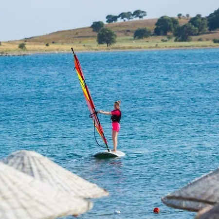 Teos Ormanci Tatil Koyu 3*