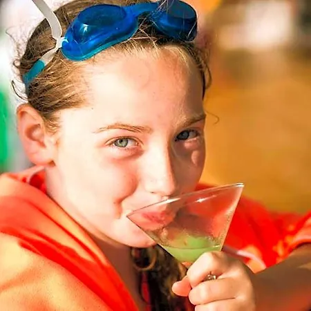 Teos Ormanci Tatil Koyu Üdülőközpont Seferihisar