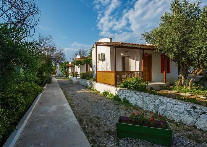 אתר נופש Teos Ormanci Tatil Koyu 3*